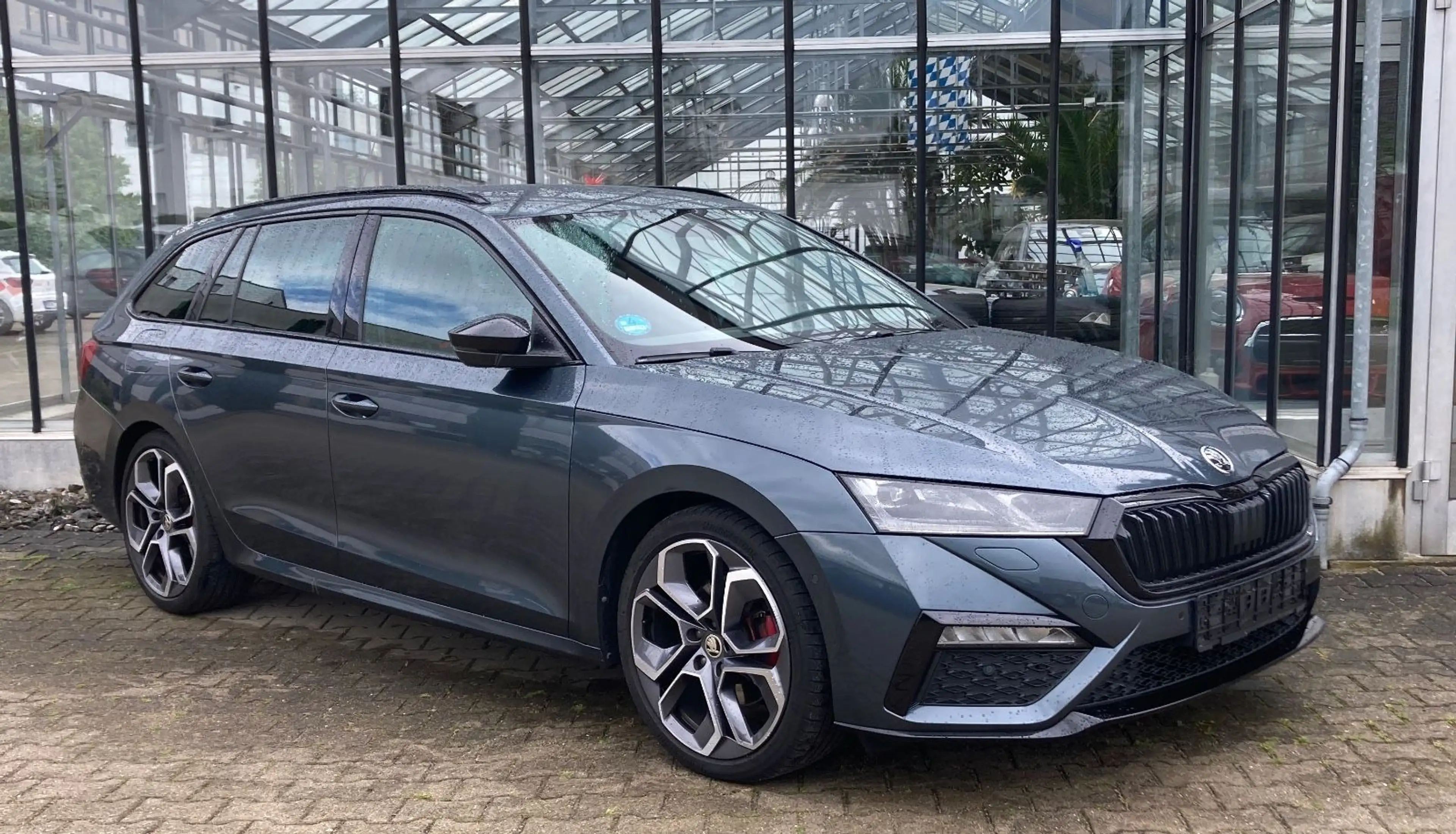 Skoda Octavia Combi RS 4x4 DSG AHK Kamera Navi Alu 19" — photo 2