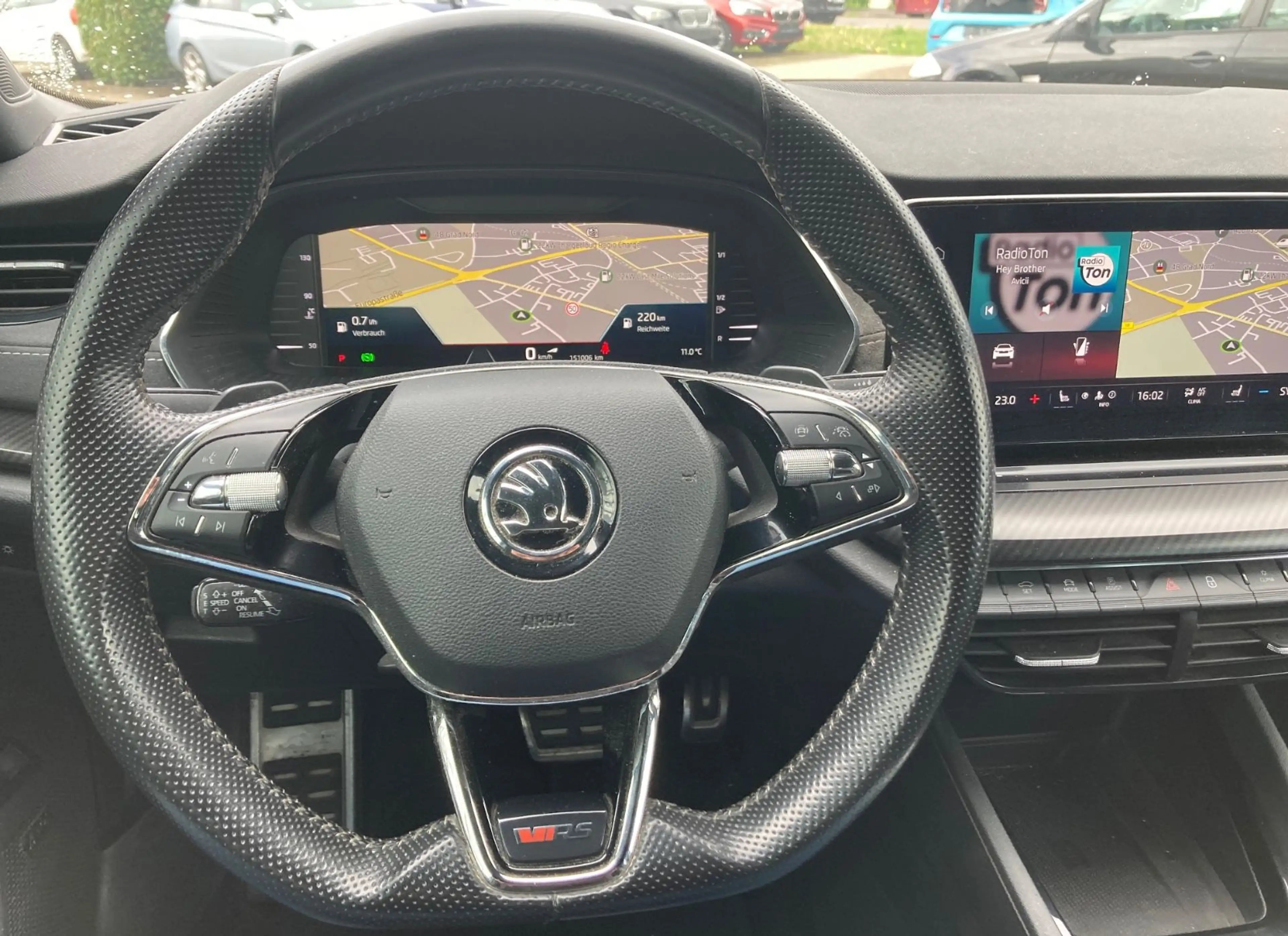 Skoda Octavia Combi RS 4x4 DSG AHK Kamera Navi Alu 19" — photo 18