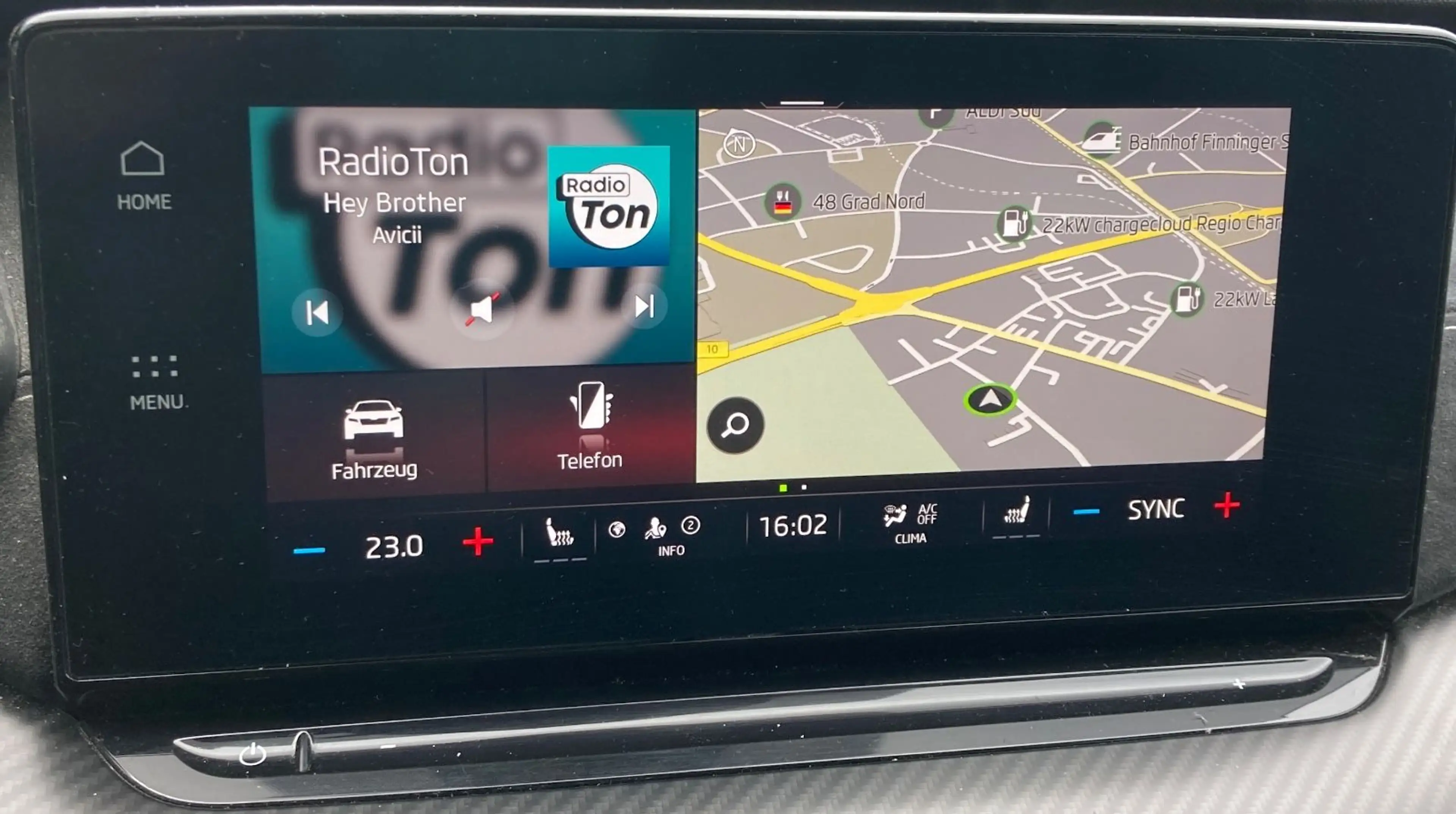 Skoda Octavia Combi RS 4x4 DSG AHK Kamera Navi Alu 19" — photo 17