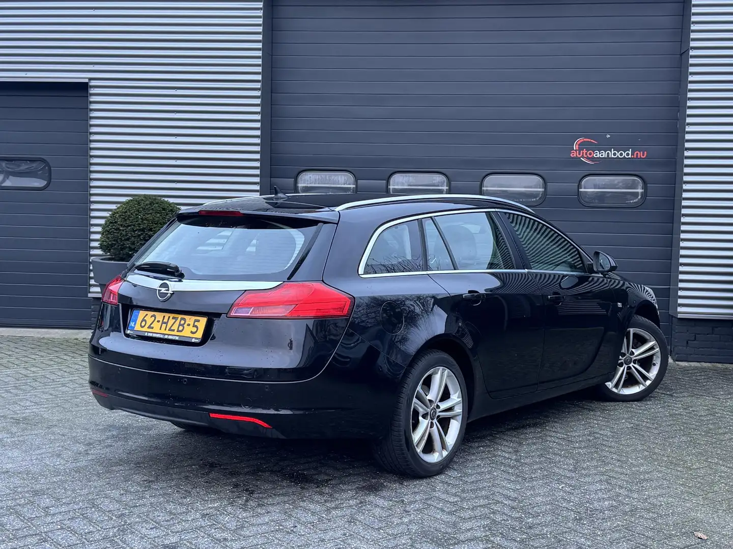 Opel Insignia Sports Tourer 1.8 Business | Navigatie | Climate C Zwart - 2
