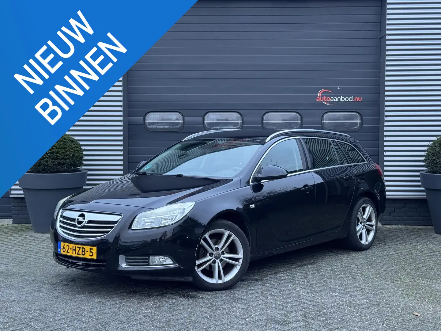 Opel Insignia Sports Tourer 1.8 Business | Navigatie | Climate C Zwart - 1