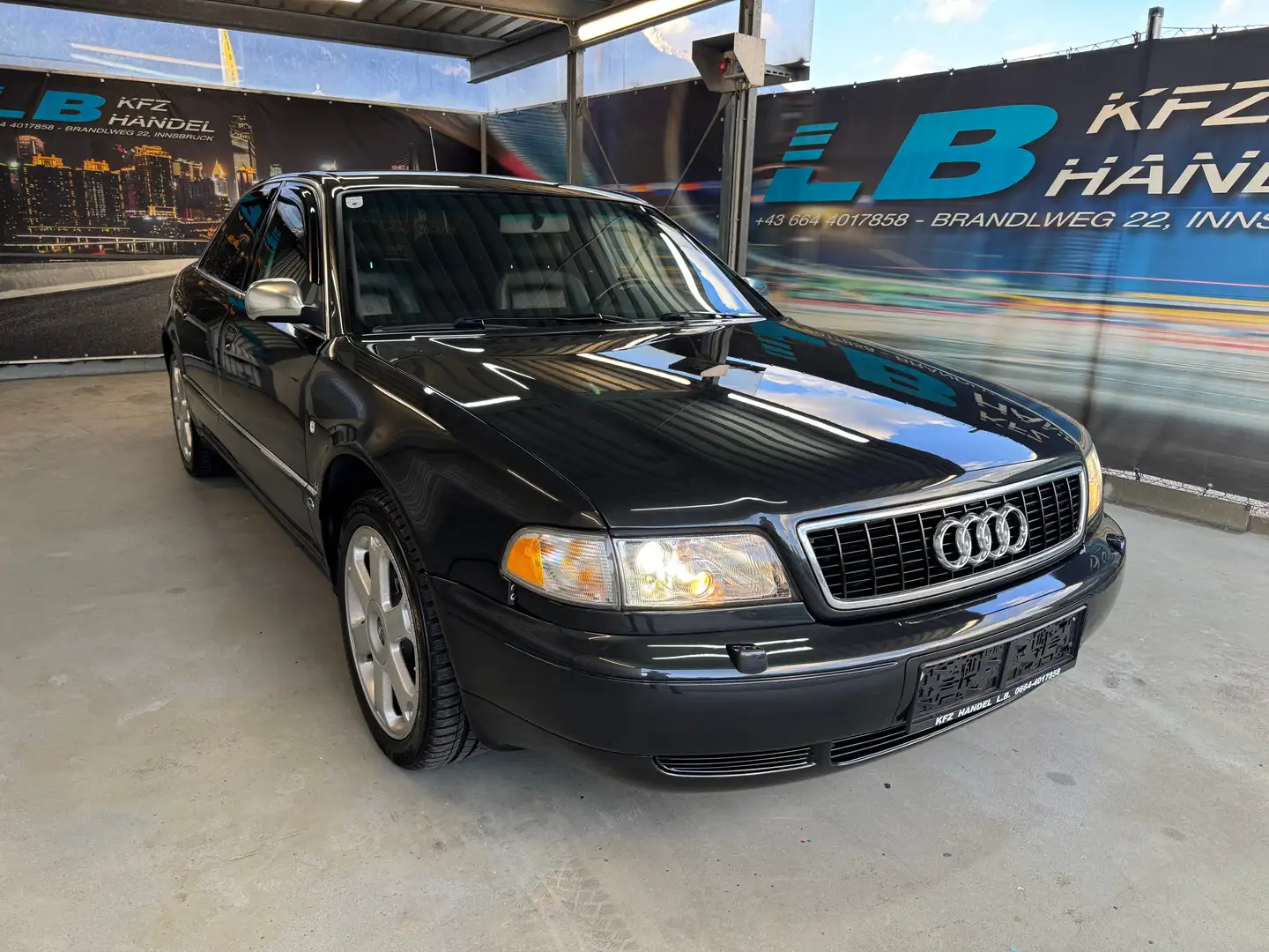 Audi S8 A8 quattro 4,2 S8 Schwarz - 1