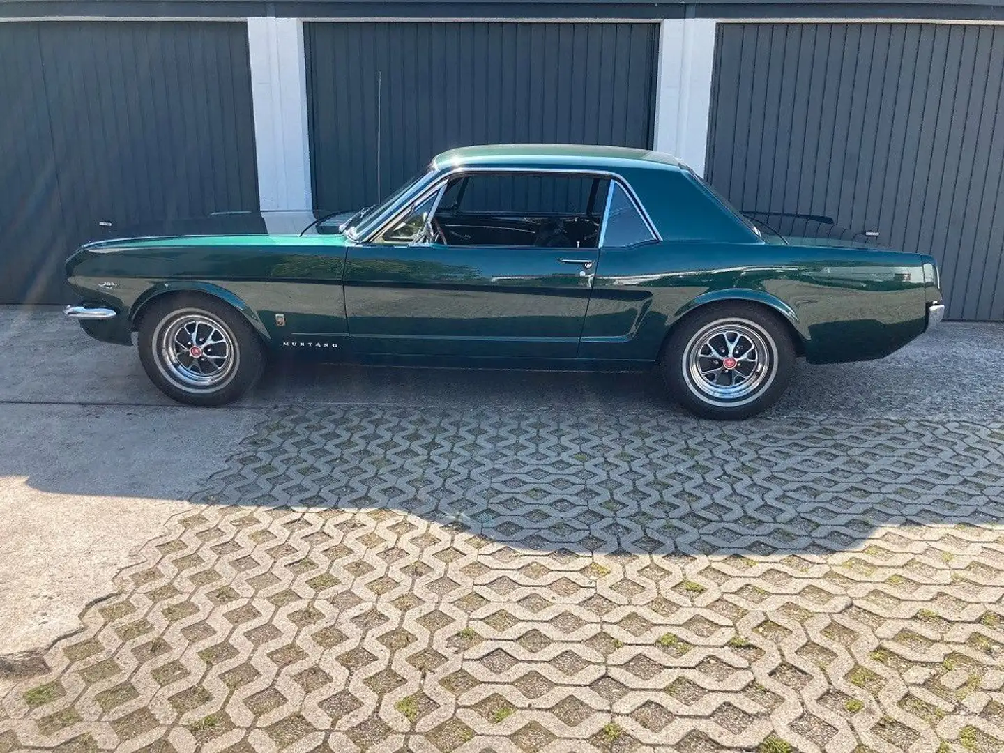 Ford Mustang GT V8 A-Code 4-Gang Schaltgetriebe Grün - 2