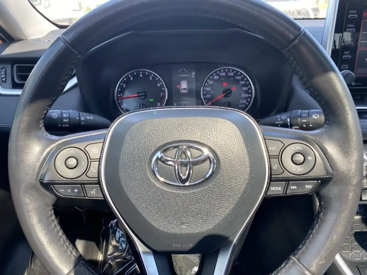 Toyota RAV 4 снимка Toyota RAV 4