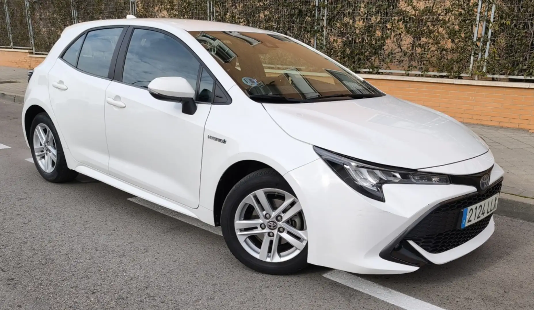 Toyota Corolla 125H Active Tech Blanc - 2