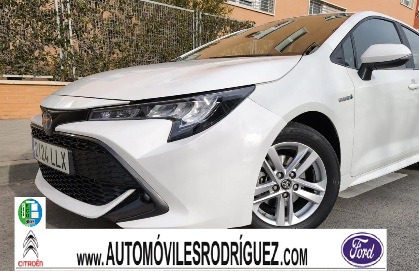 Toyota Corolla 125H Active Tech Blanc - 1