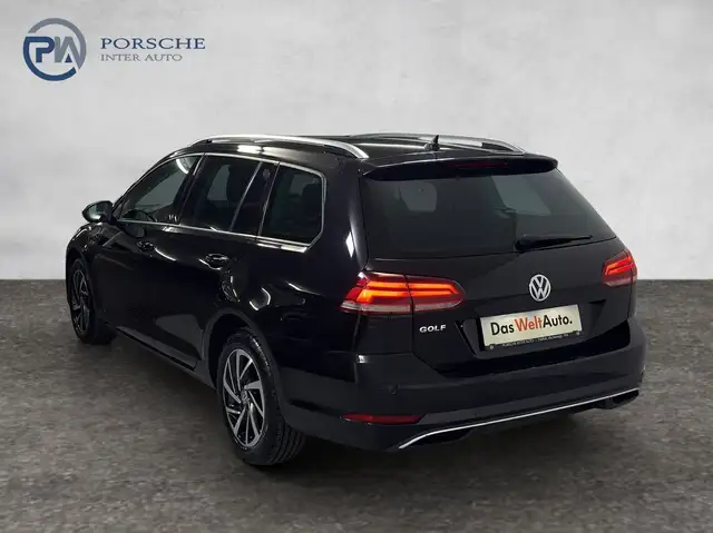 Volkswagen Golf view 4
