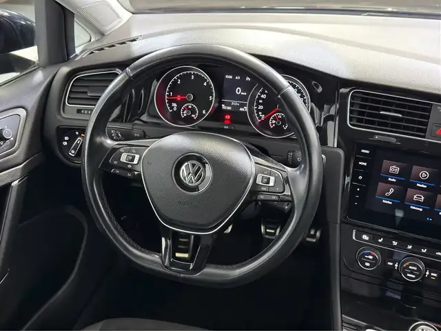 Volkswagen Golf view 8