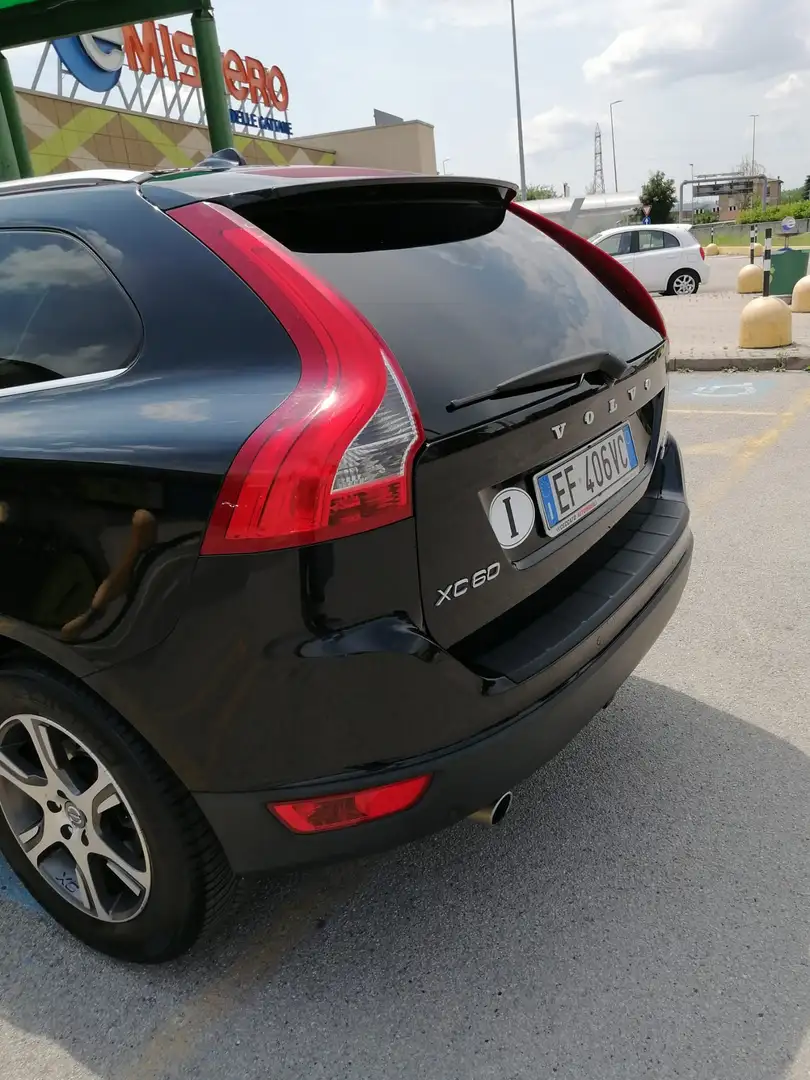 Volvo XC60 XC60  2.4 D5 AWD geartronic Kinetic Nero - 2