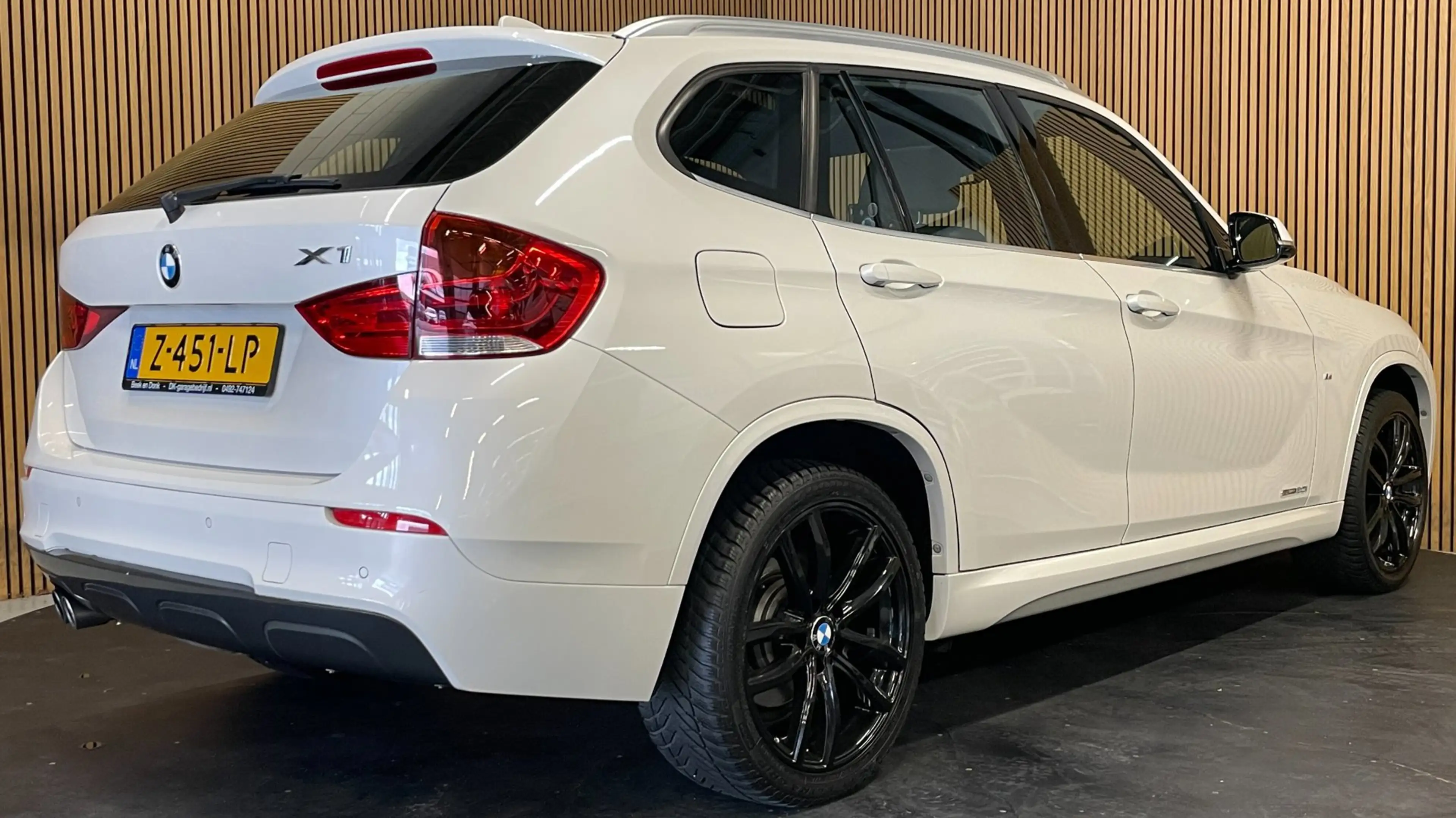 BMW X1 SDrive20i|M-PAKKET|BLACK&WHITE|AUTOMAAT|PANORAMADA — photo 5