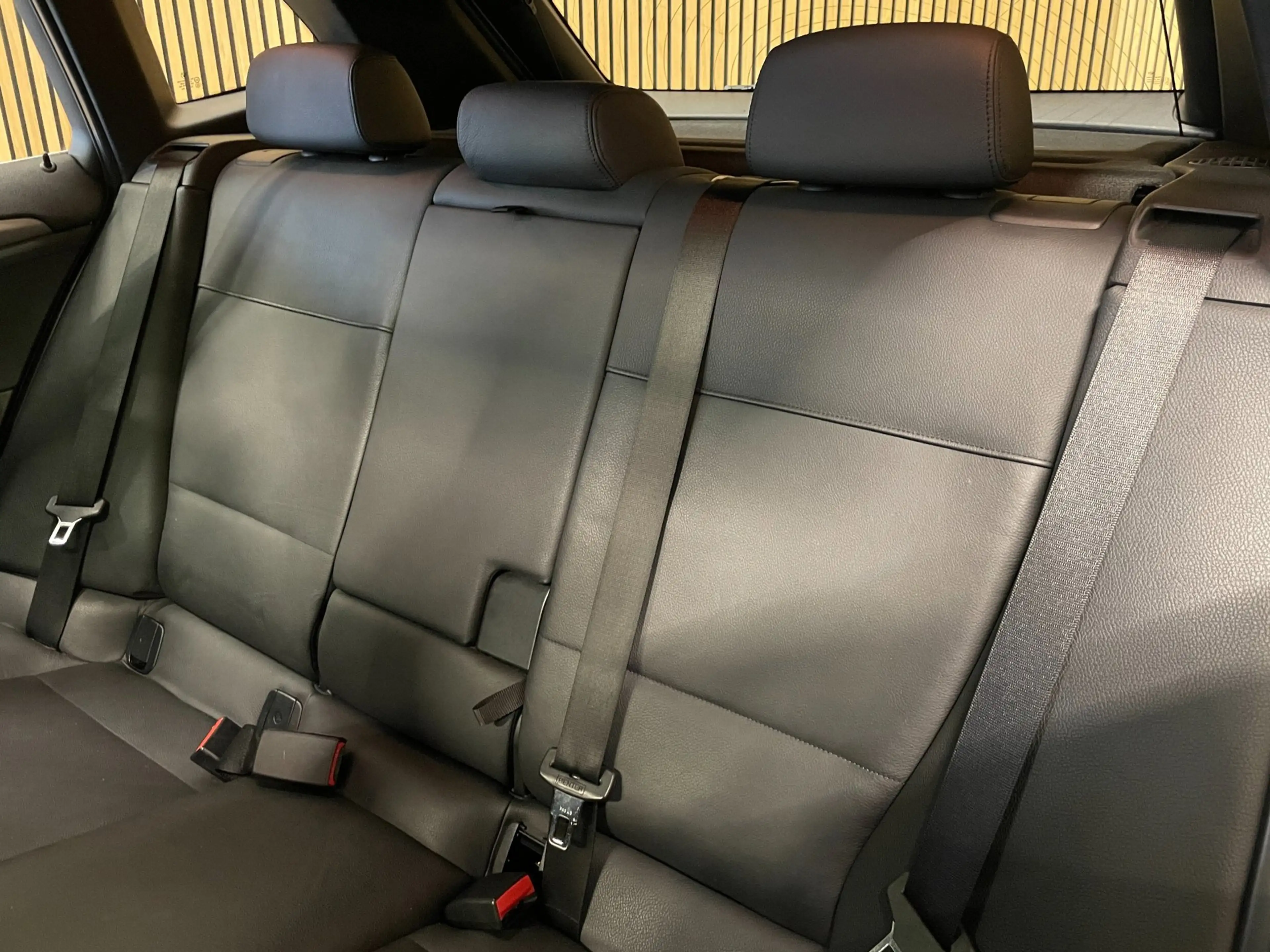 BMW X1 SDrive20i|M-PAKKET|BLACK&WHITE|AUTOMAAT|PANORAMADA — photo 33