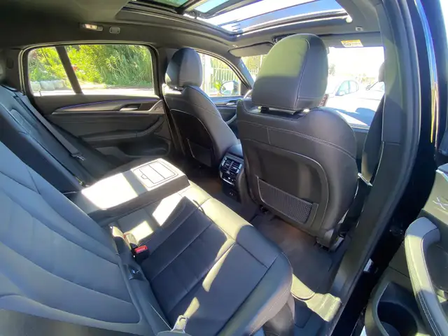 BMW X4 view 10