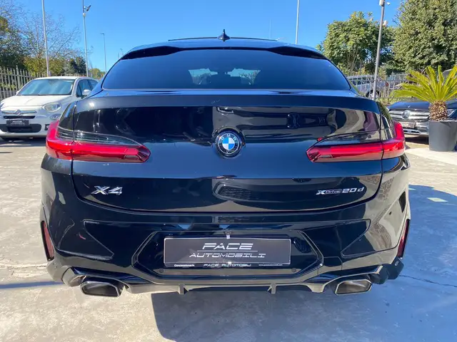BMW X4 view 14