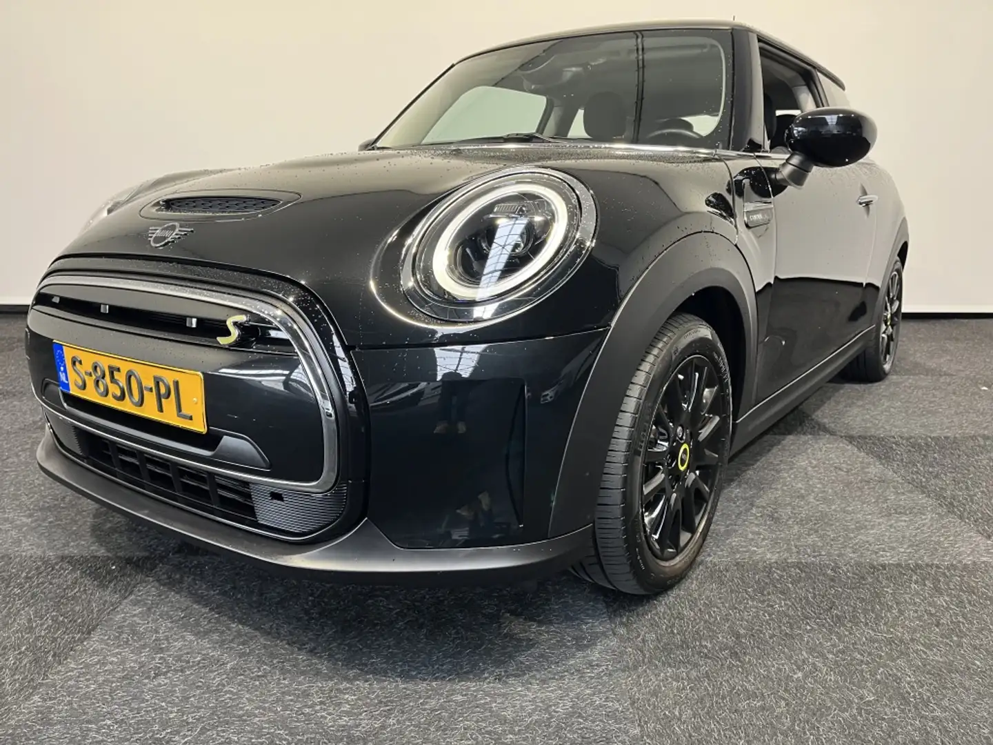 MINI Cooper S Mini Electric Camden 33 kWh Zwart - 2