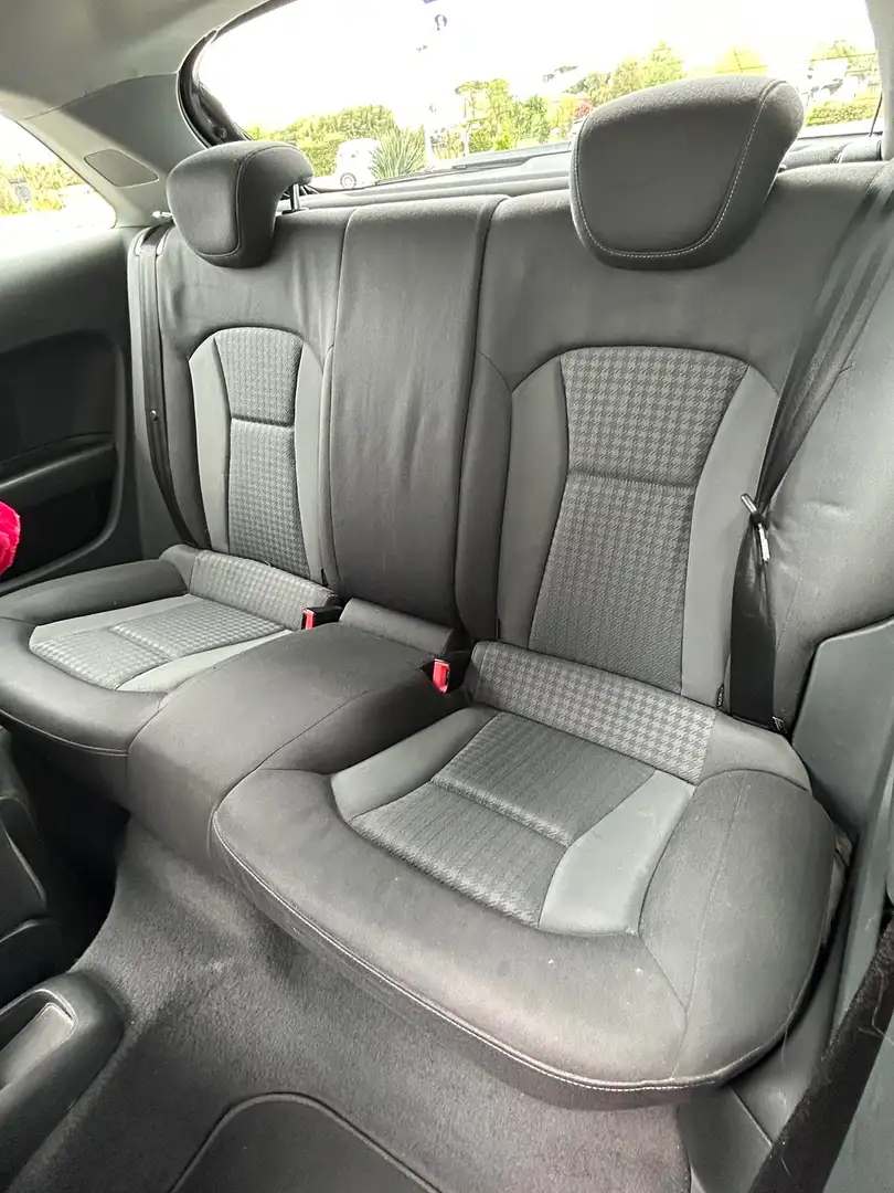 Audi A1 A1 I 2010 3p 1.6 tdi Ambition 105cv crna - 2