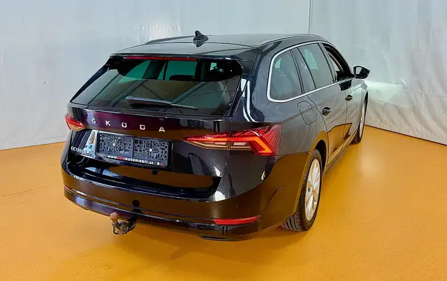 Skoda Octavia view 6