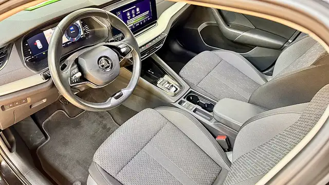 Skoda Octavia view 3