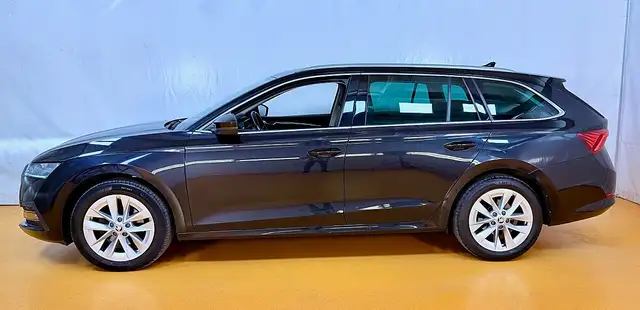 Skoda Octavia view 5