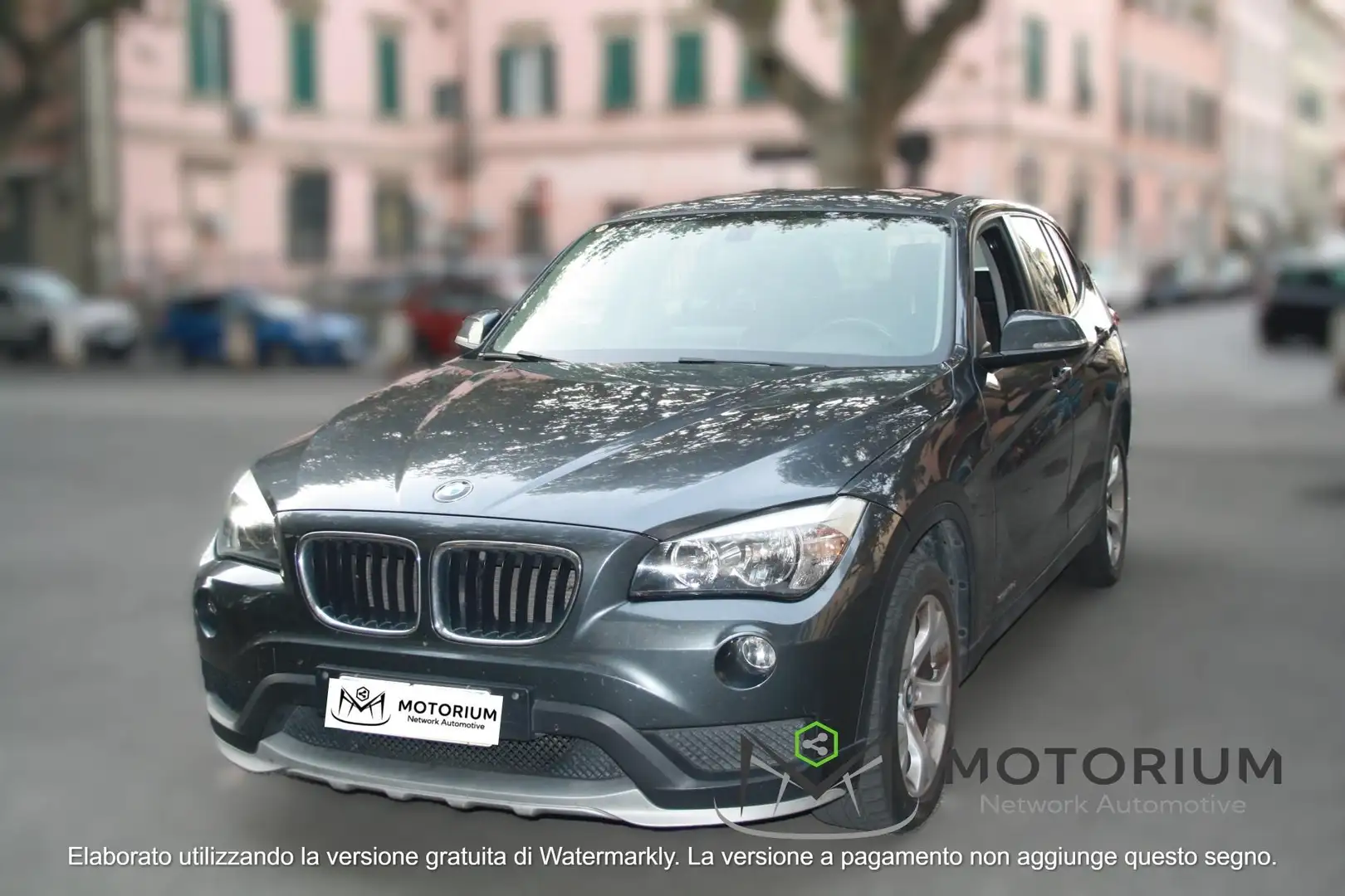 BMW X1 sDrive18d Steptronic M Sport Grau - 2