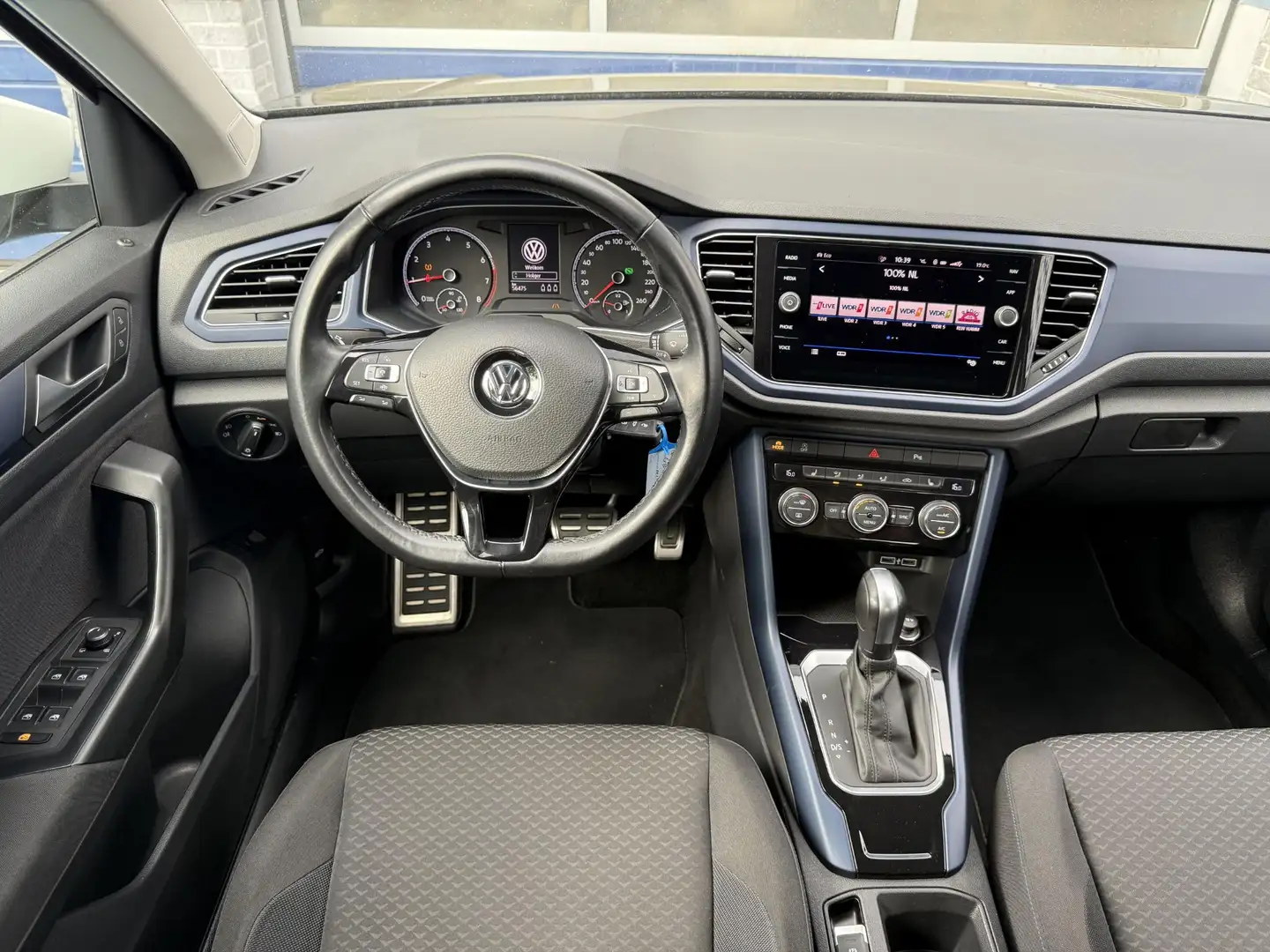 Volkswagen T-Roc 1.5 ADAP CRUISE STOELVERW. TREKHAAK P-CAM APPLE Grijs - 2
