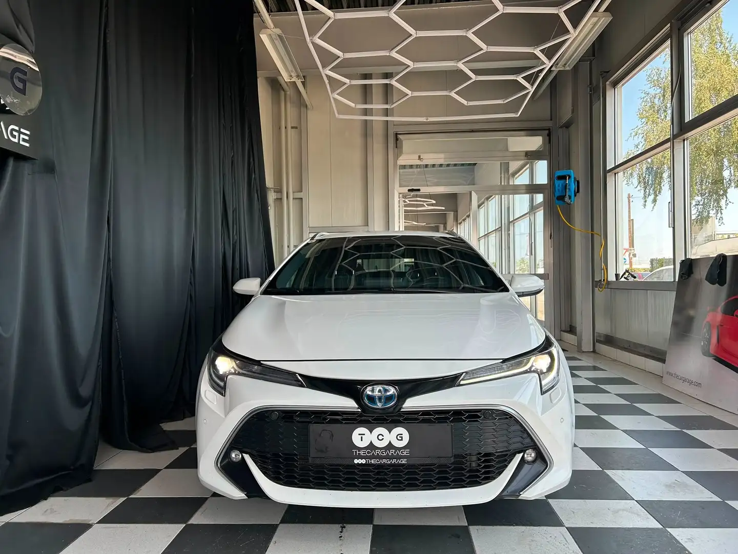 Toyota Corolla Hybrid Lounge Weiß - 2