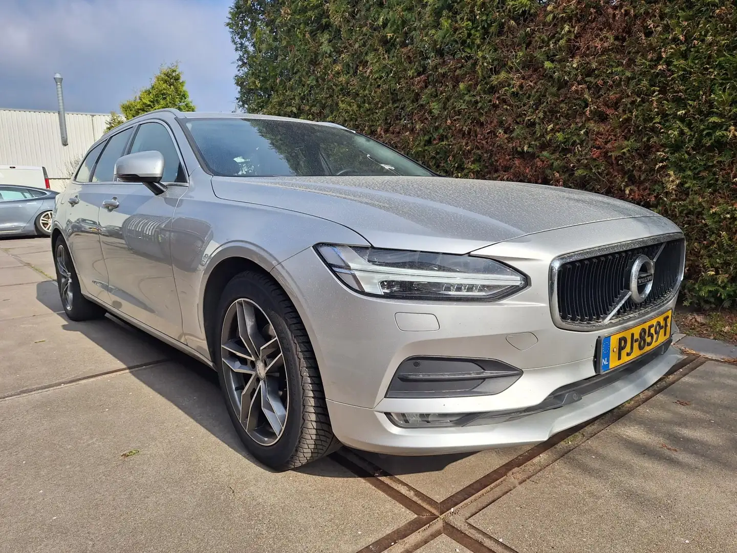 Volvo V90 2.0 D4 Momentum Grijs - 2