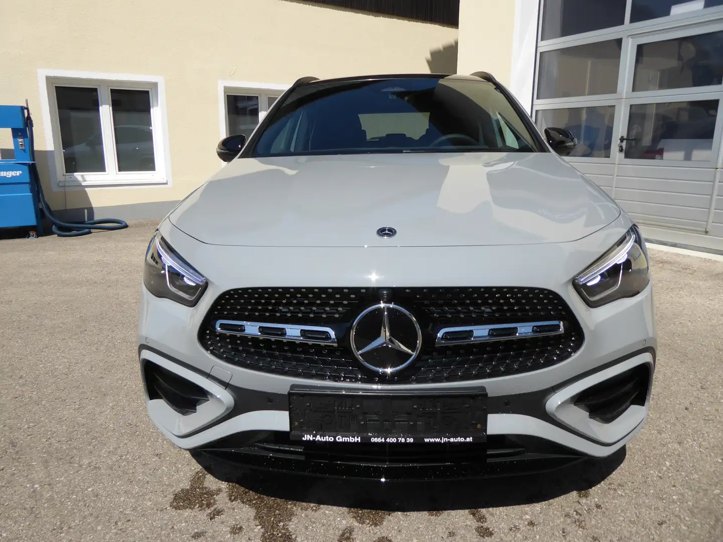 Mercedes-Benz GLA 200 GLA 200 d 4Matic (247.713) Grau - 2