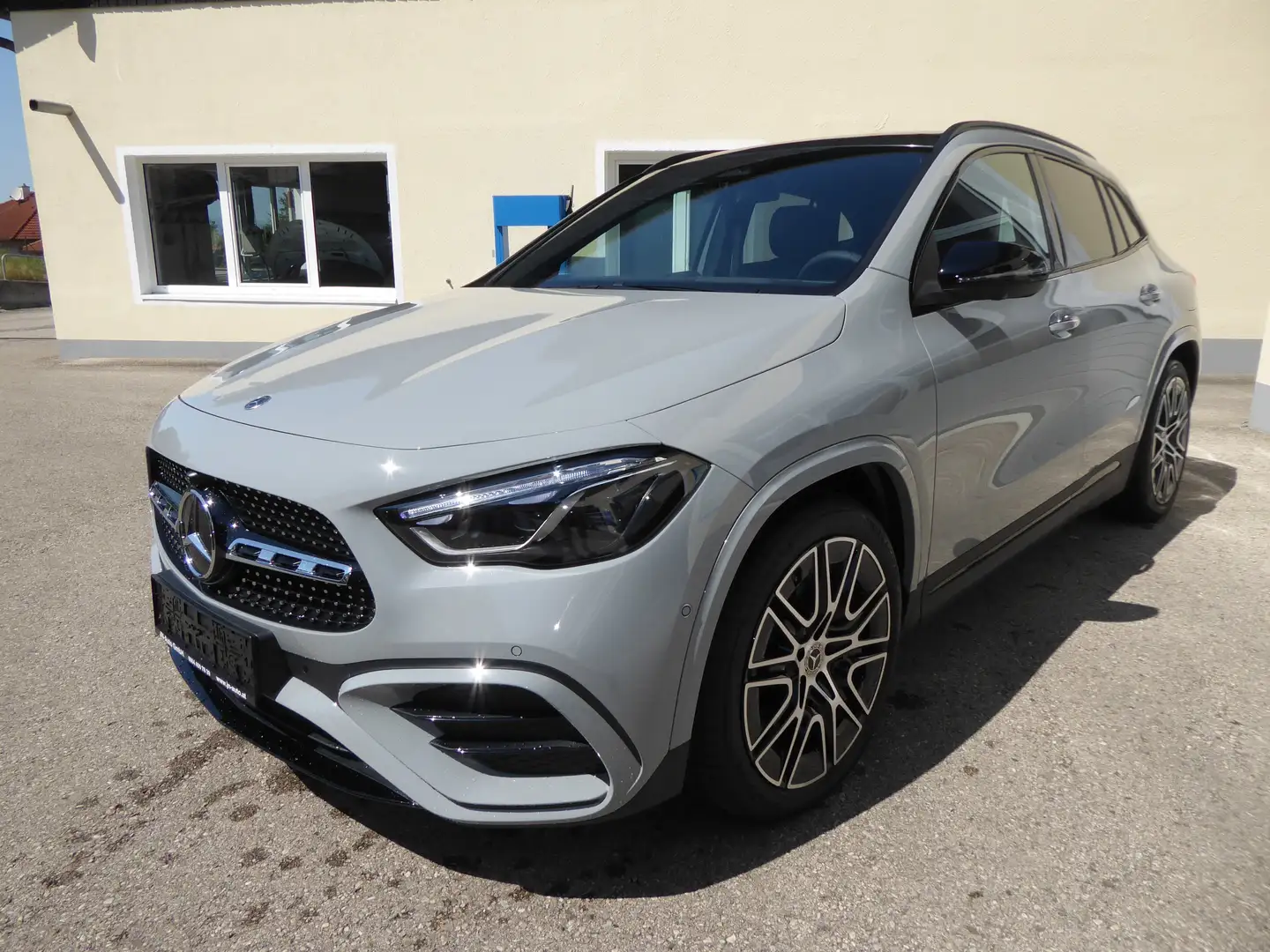 Mercedes-Benz GLA 200 GLA 200 d 4Matic (247.713) Grau - 1