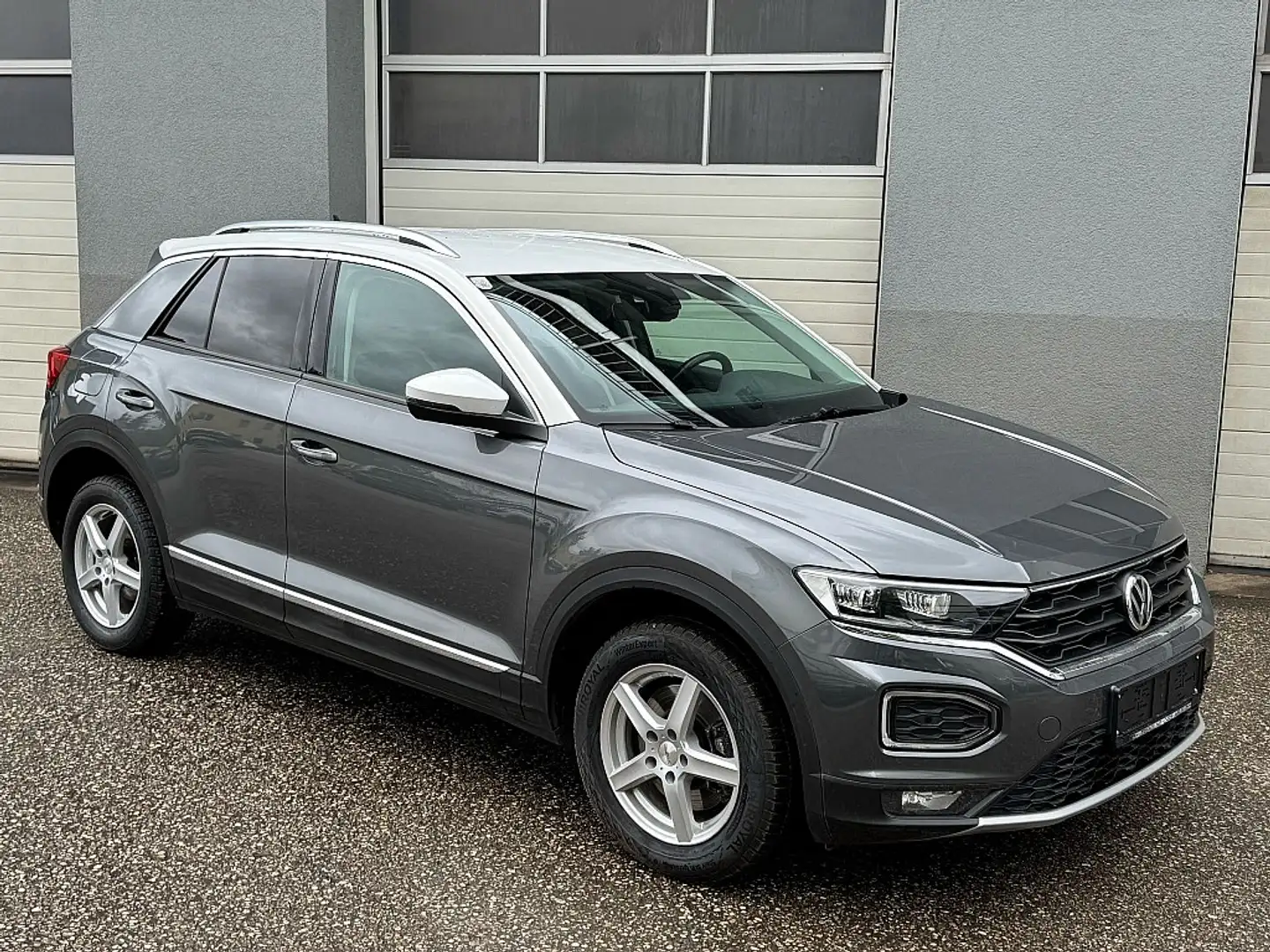Volkswagen T-Roc 2,0 TDI SCR 4Motion Sport DSG Grau - 2