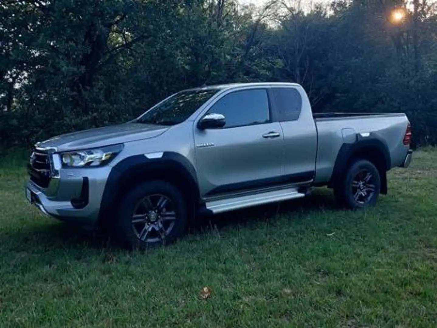 Toyota Hilux Hilux 2.4 d-4d extra cab Lounge 4wd Zilver - 2