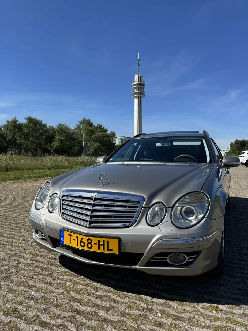 Mercedes-Benz E 320 Avantgarde Šedá - 1
