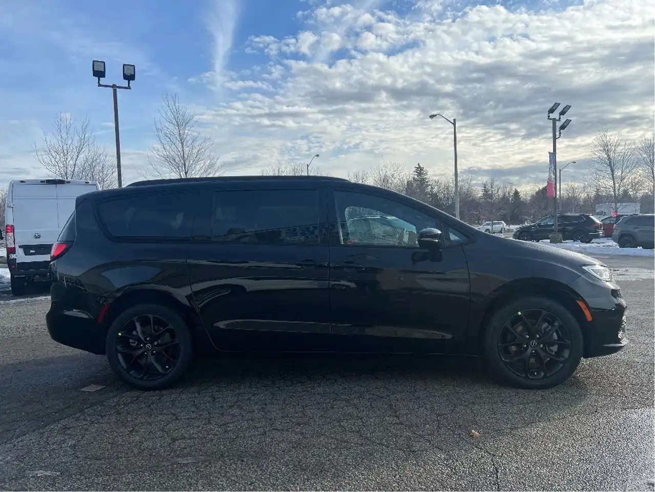 Chrysler Pacifica снимка Chrysler Pacifica