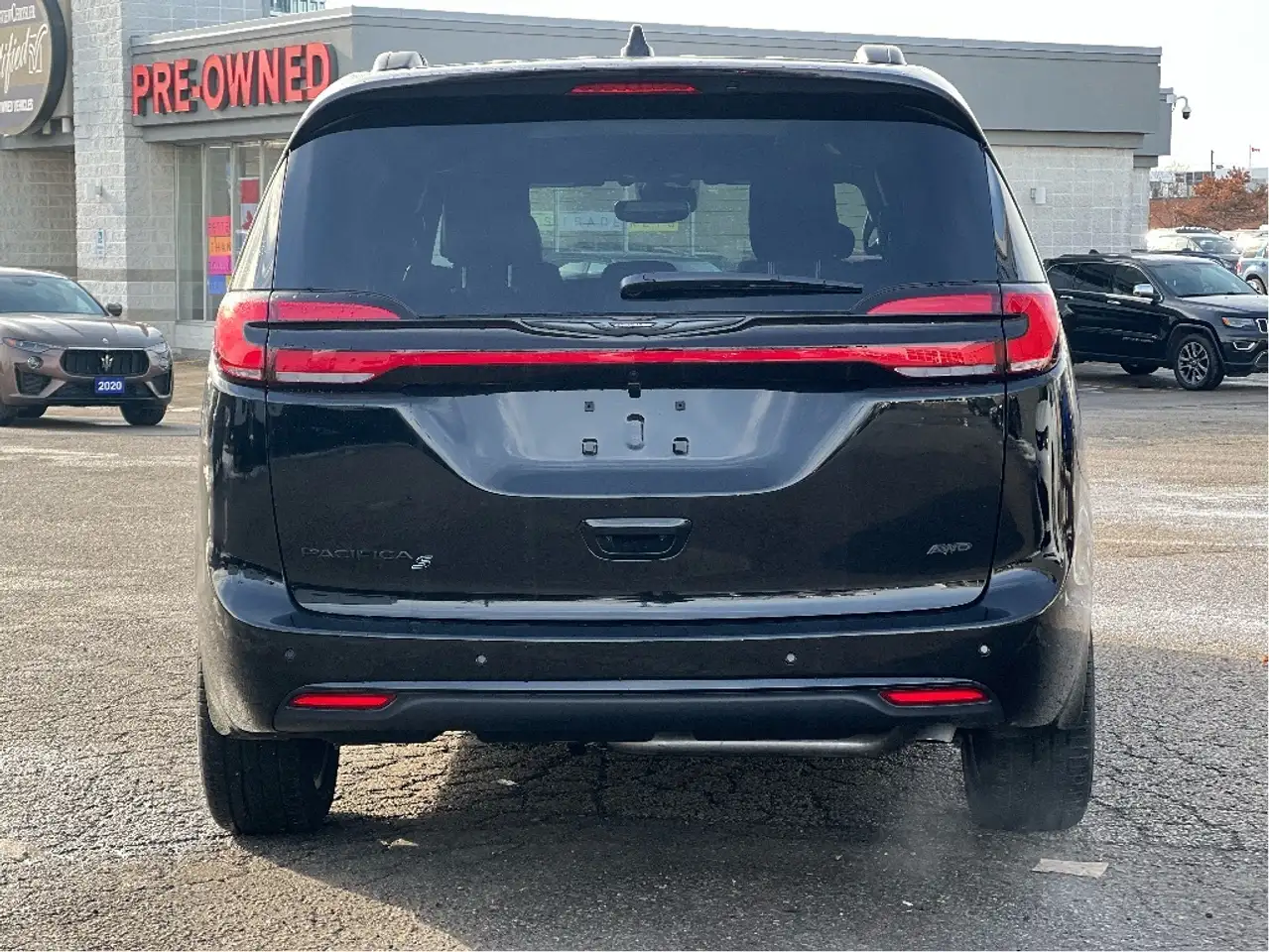 Chrysler Pacifica снимка Chrysler Pacifica