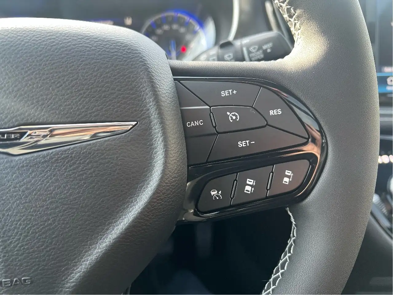 Chrysler Pacifica снимка Chrysler Pacifica