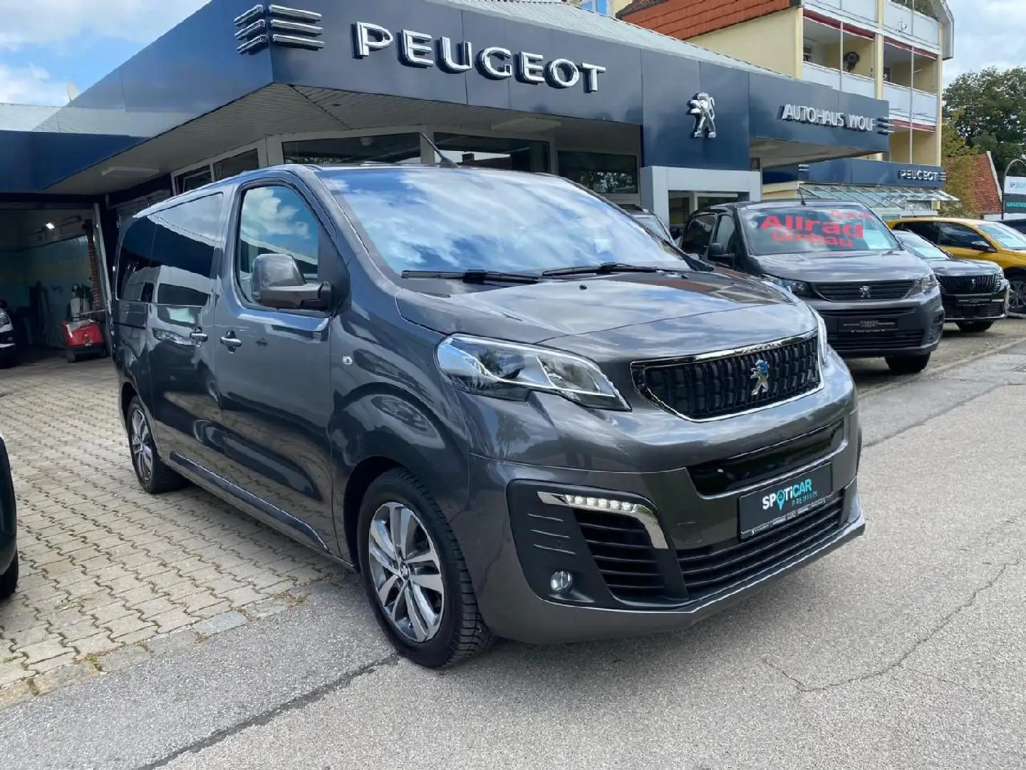 Peugeot Traveller Grau - 1