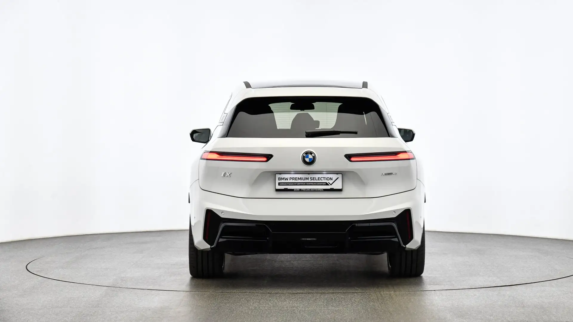 BMW iX xDrive45 Weiß - 2