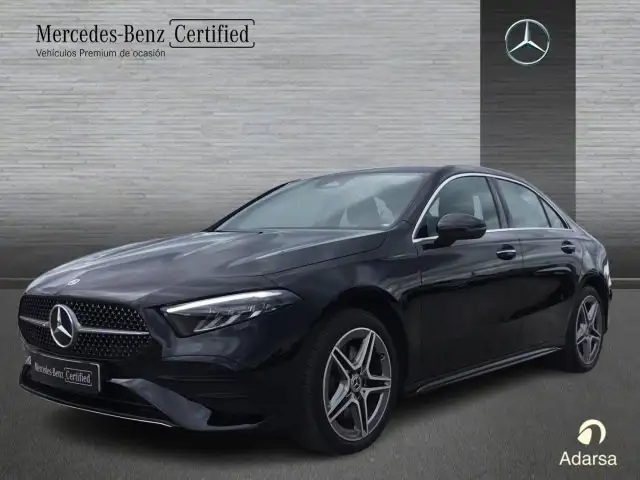 Mercedes-Benz A 250 e Berlina con tecnologí híbrida EQ