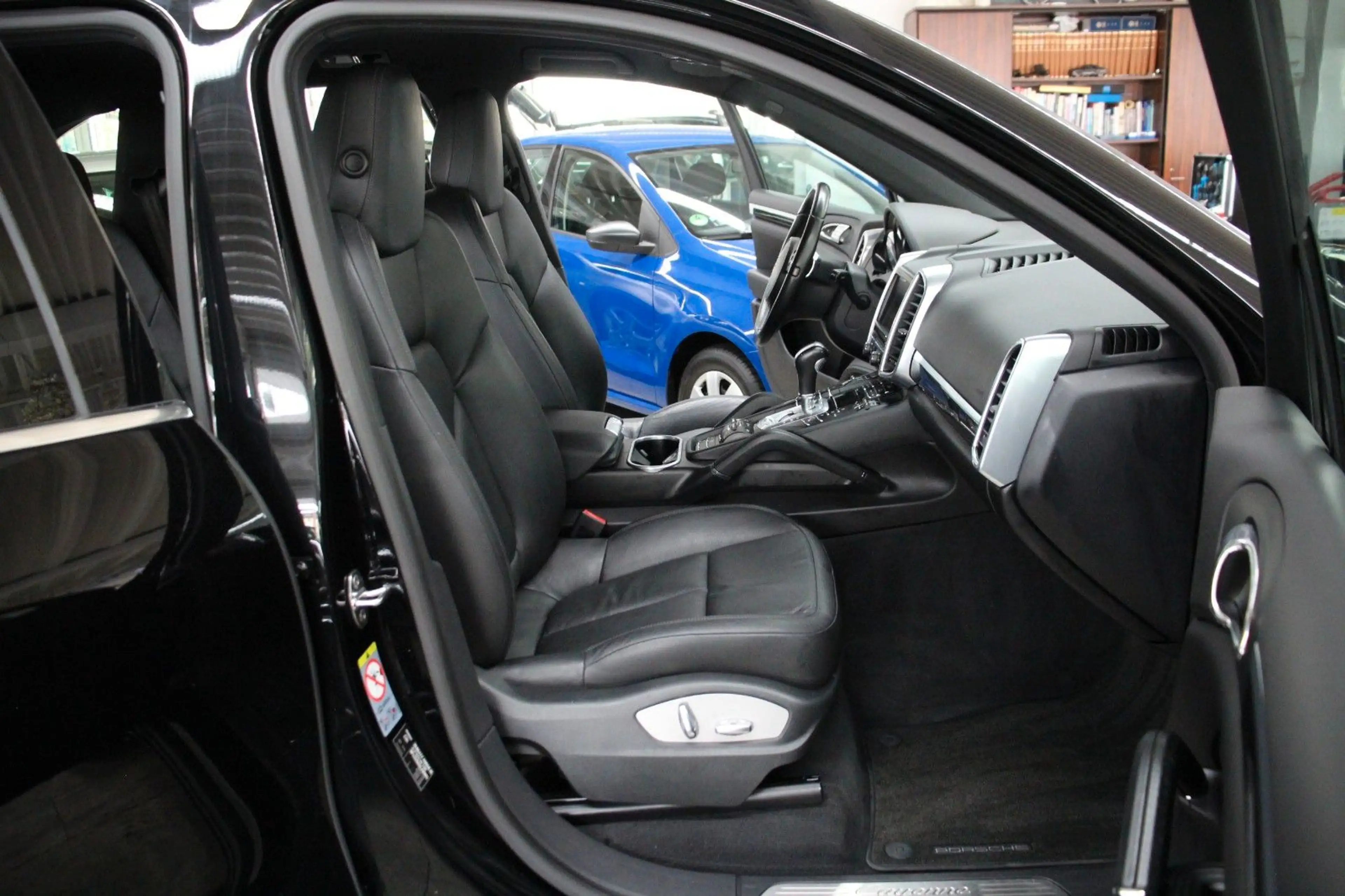 Porsche Cayenne 3.0 Diesel *BOSE/PDC/Xenon* — photo 11