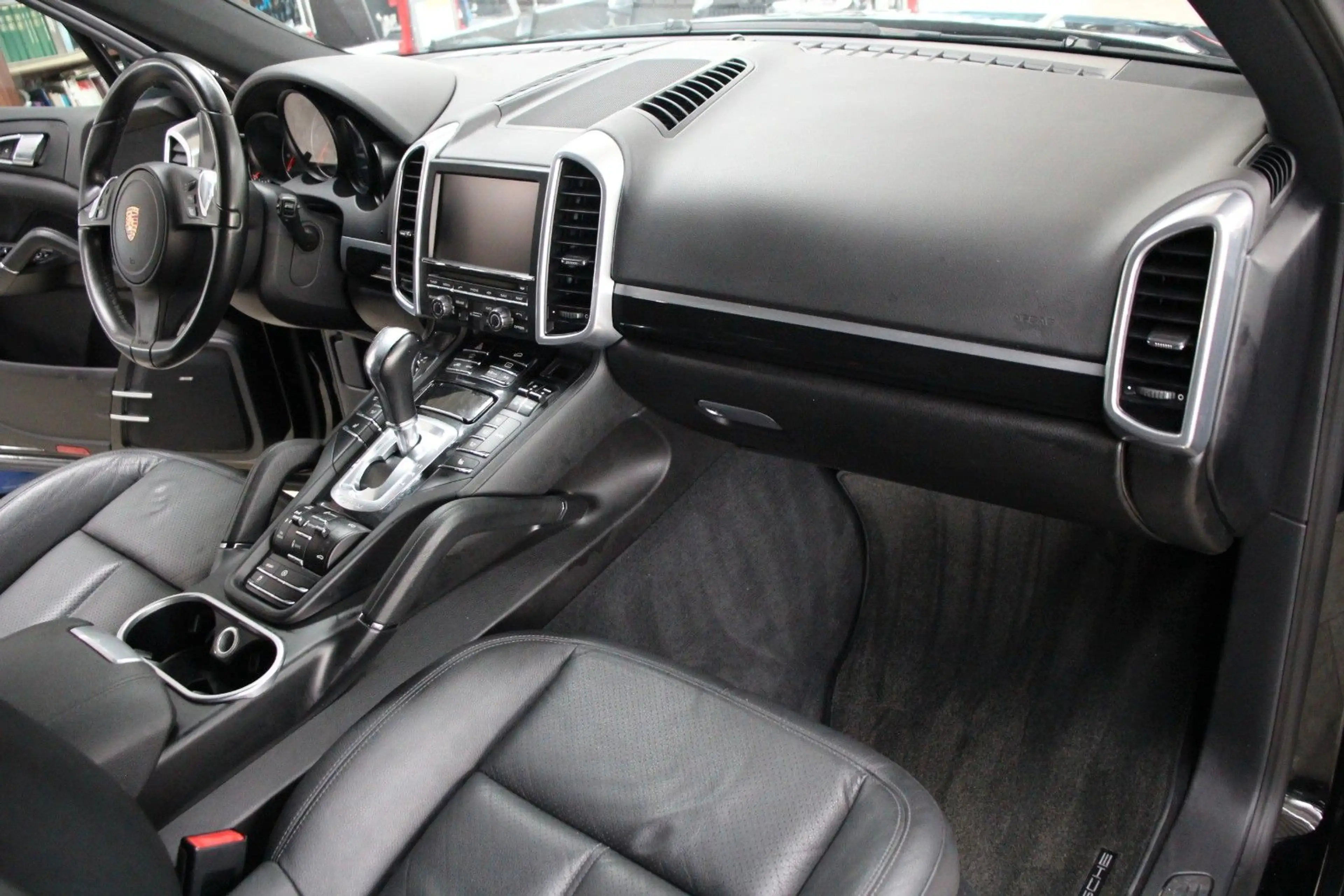 Porsche Cayenne 3.0 Diesel *BOSE/PDC/Xenon* — photo 12