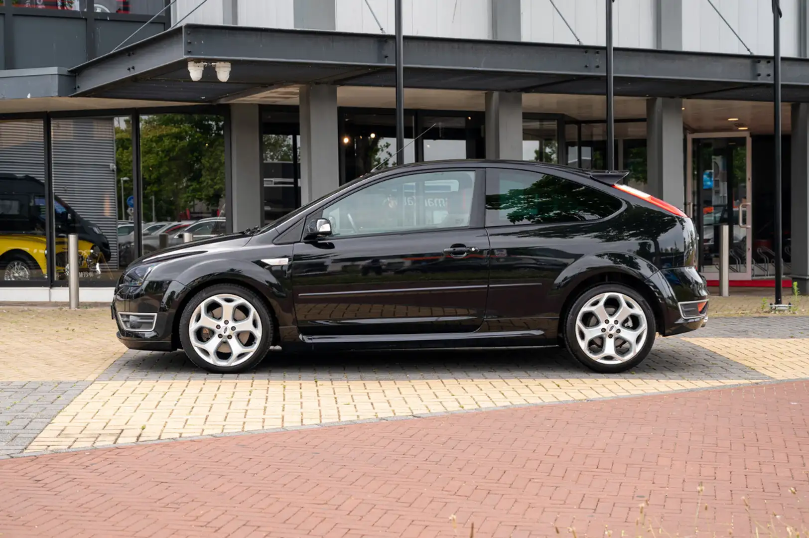 Ford Focus 2.5-20V ST Zwart - 2