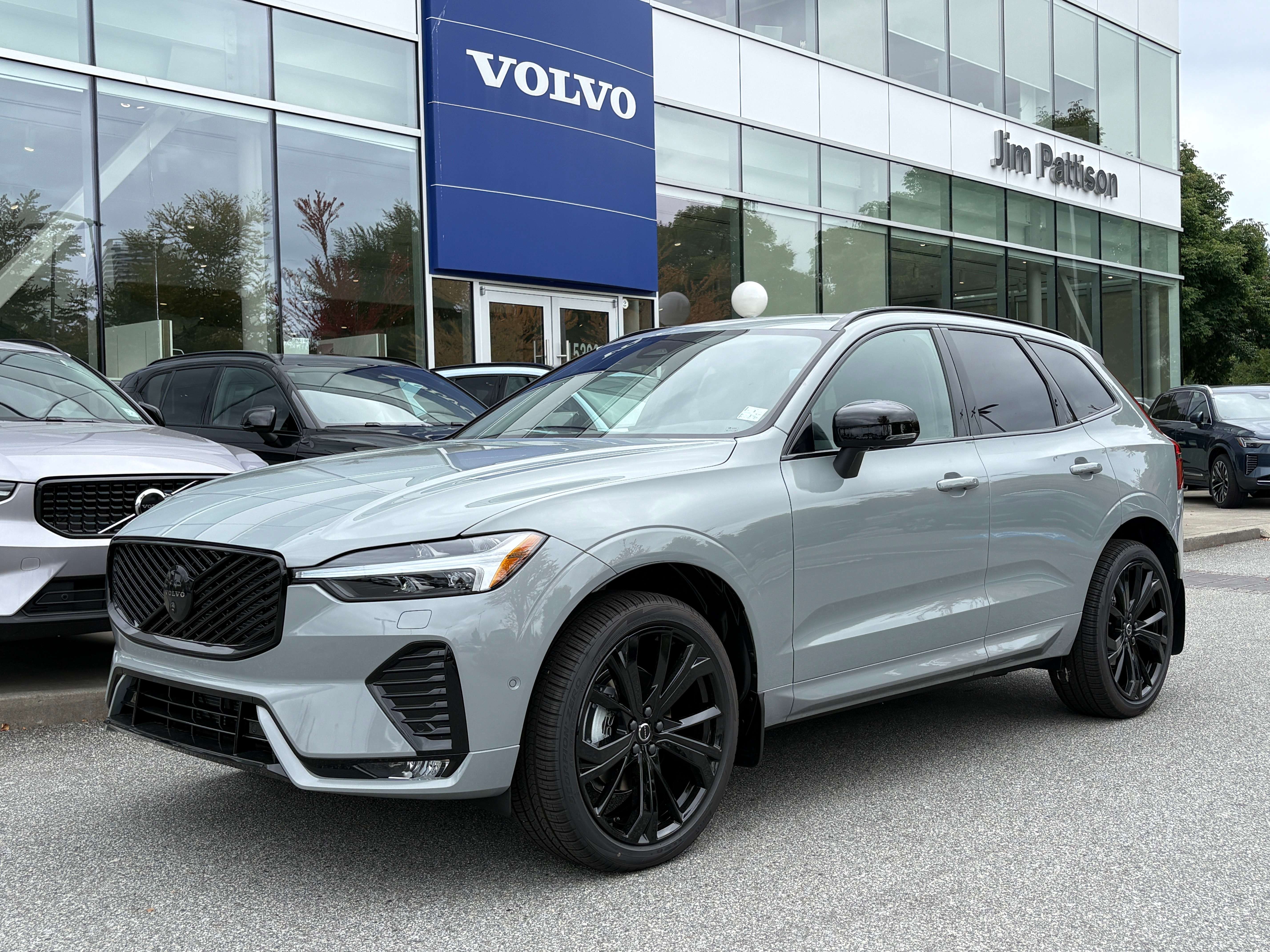 Gray 2027 Volvo XC60 SUV / Crossover  Automatic