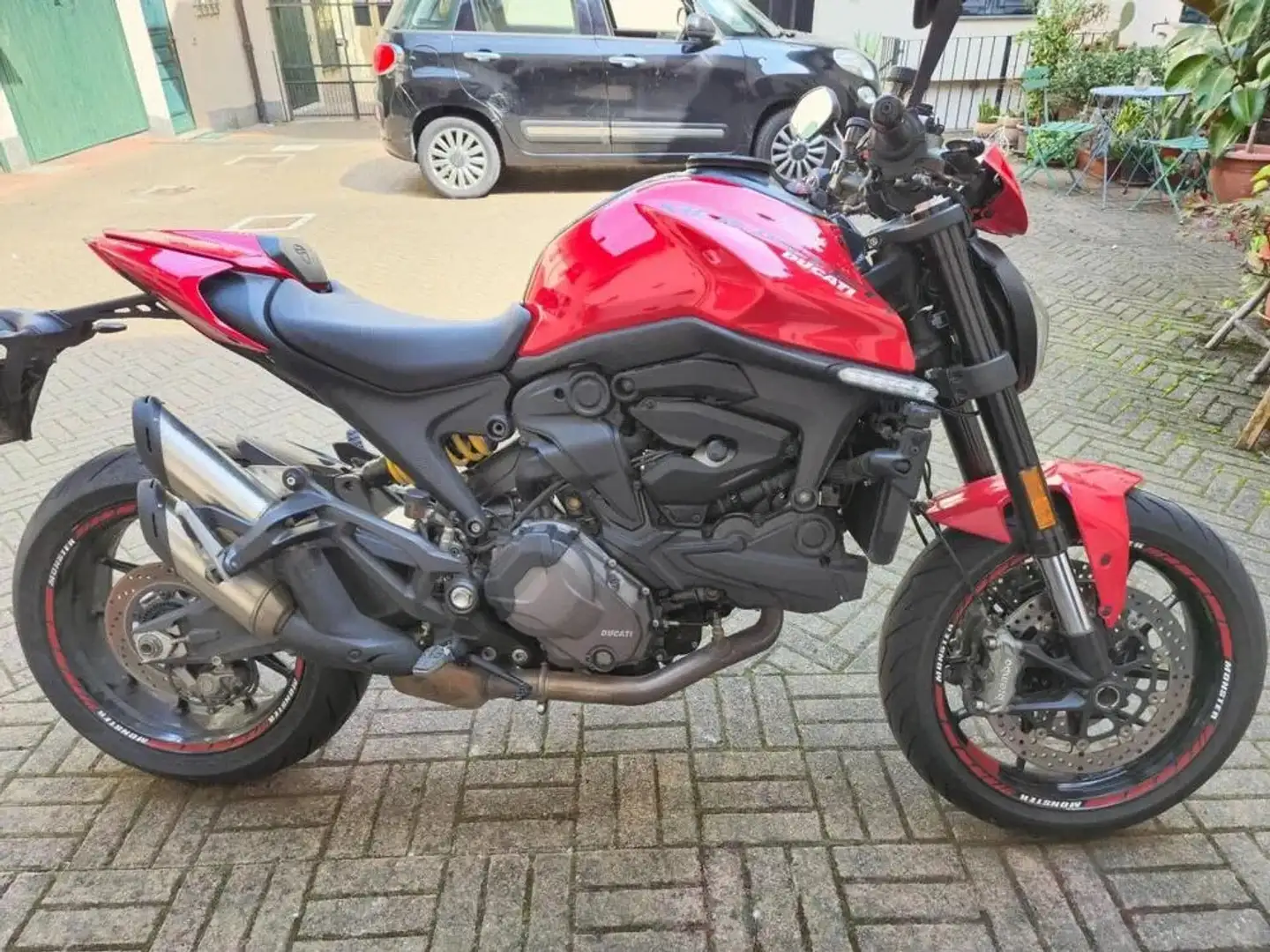 Ducati Monster 937 Plus Rosso - 1