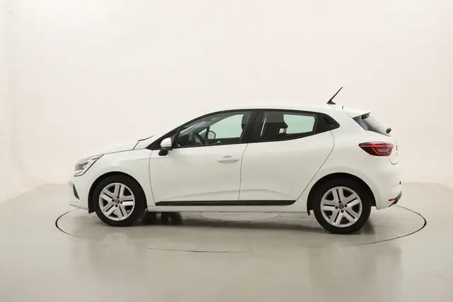 Renault Clio view 2