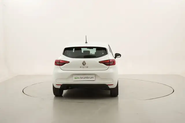 Renault Clio view 4