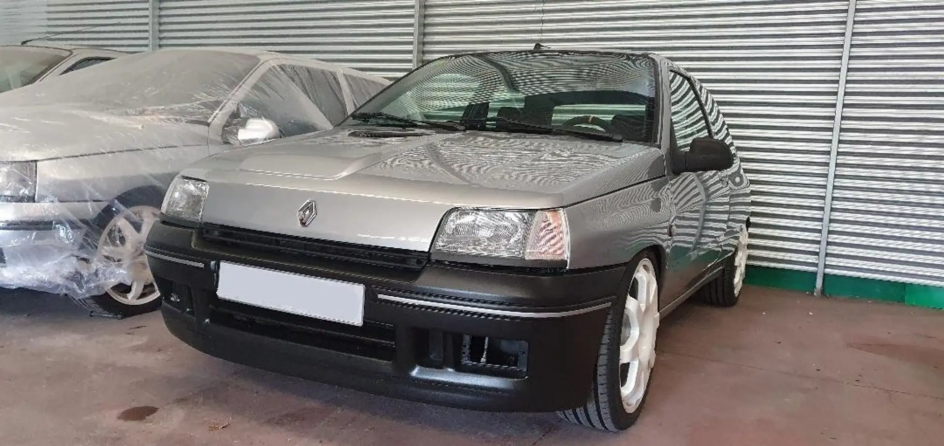 Renault Clio 1.8 16v Zilver - 2