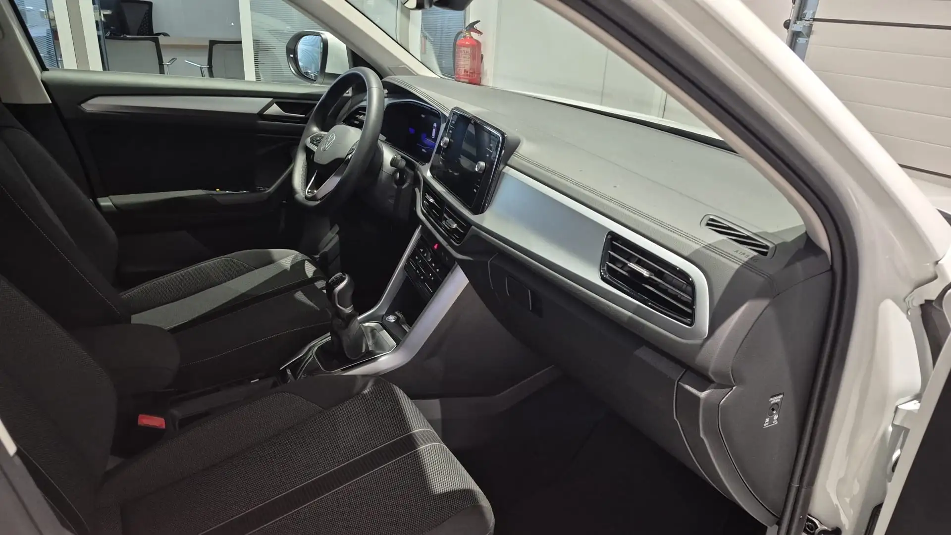 Volkswagen T-Roc 1.5 TSI Life 110KW - 2