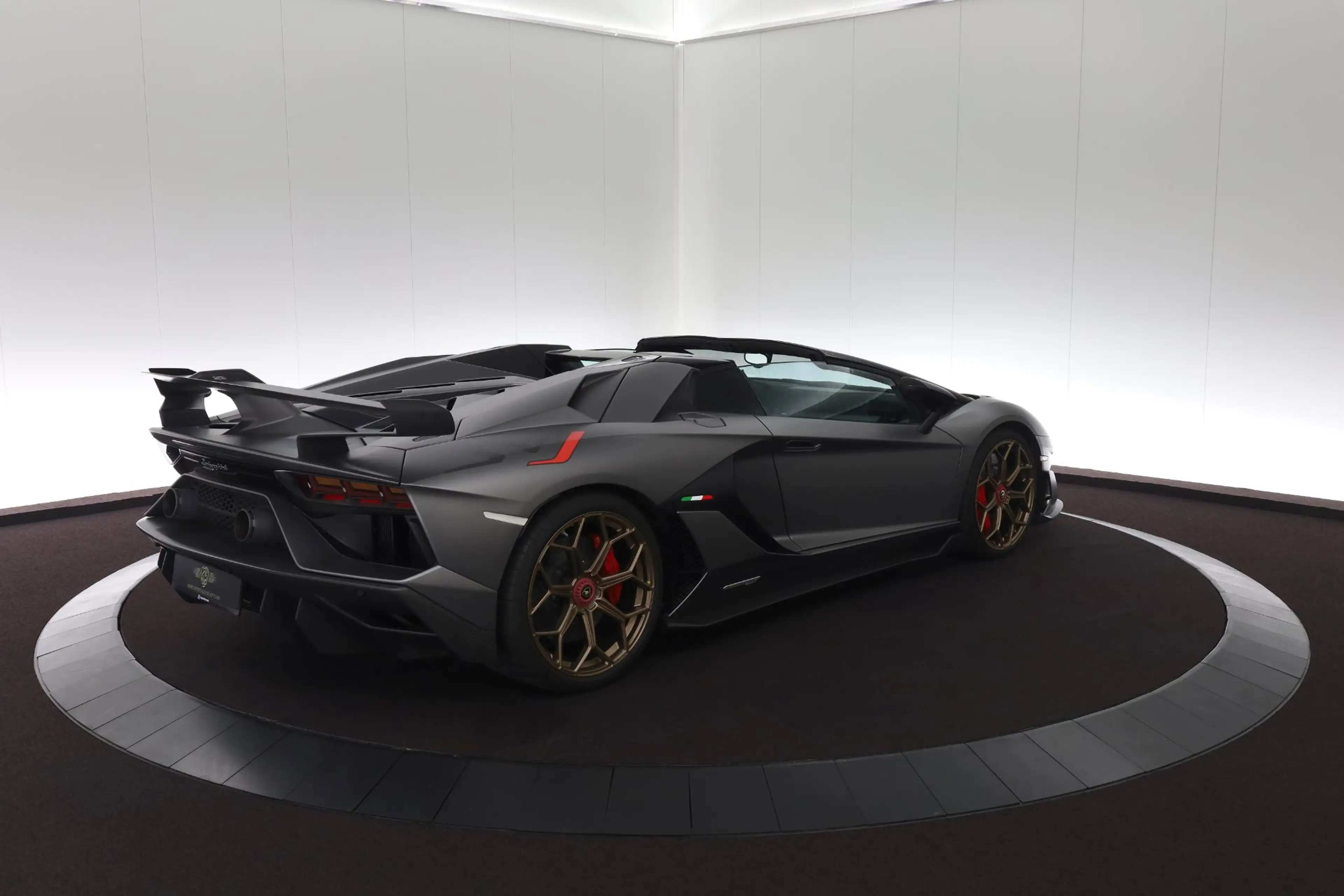 Lamborghini Aventador 6.5 V12 SVJ Roadster — photo 6