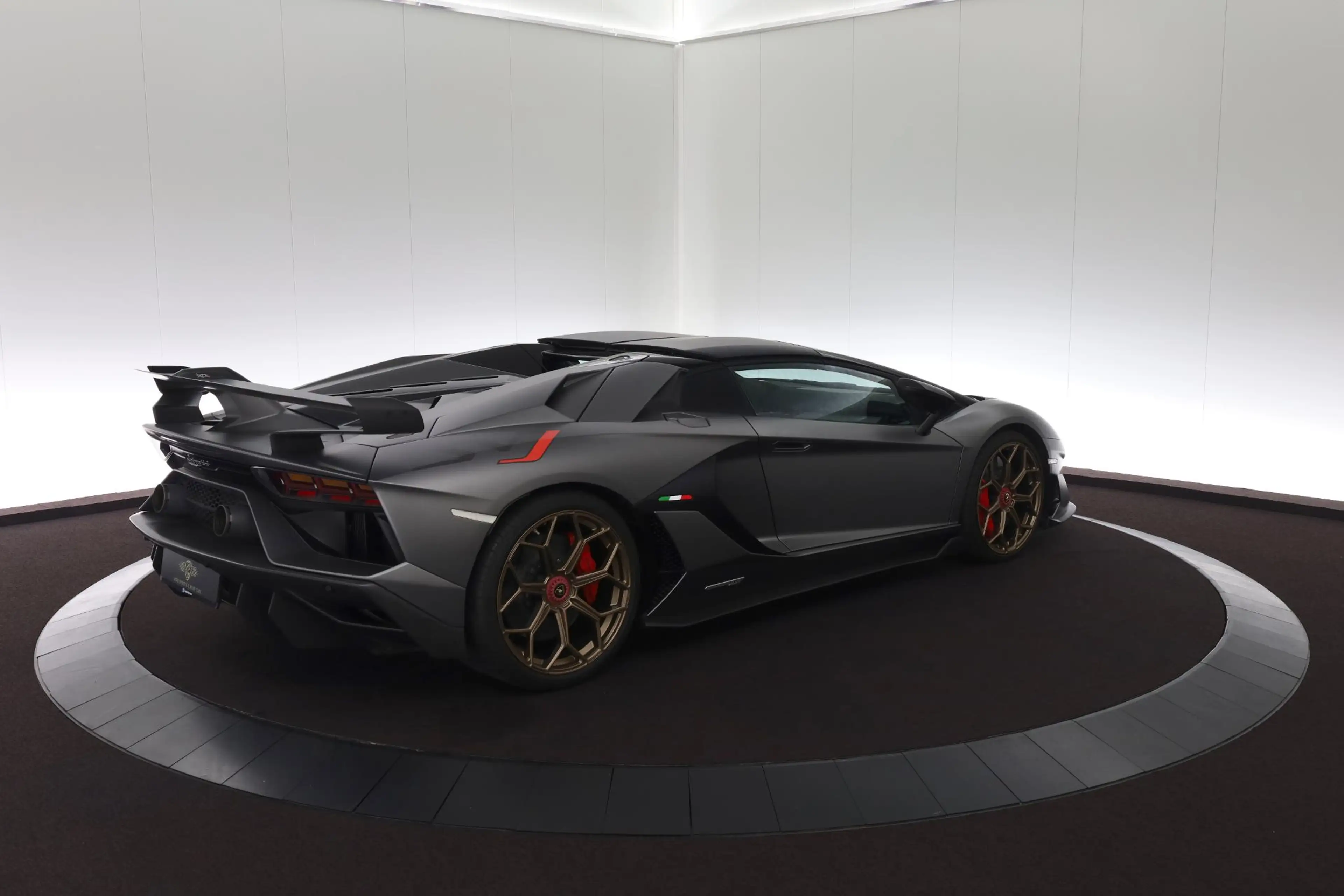 Lamborghini Aventador 6.5 V12 SVJ Roadster — photo 14