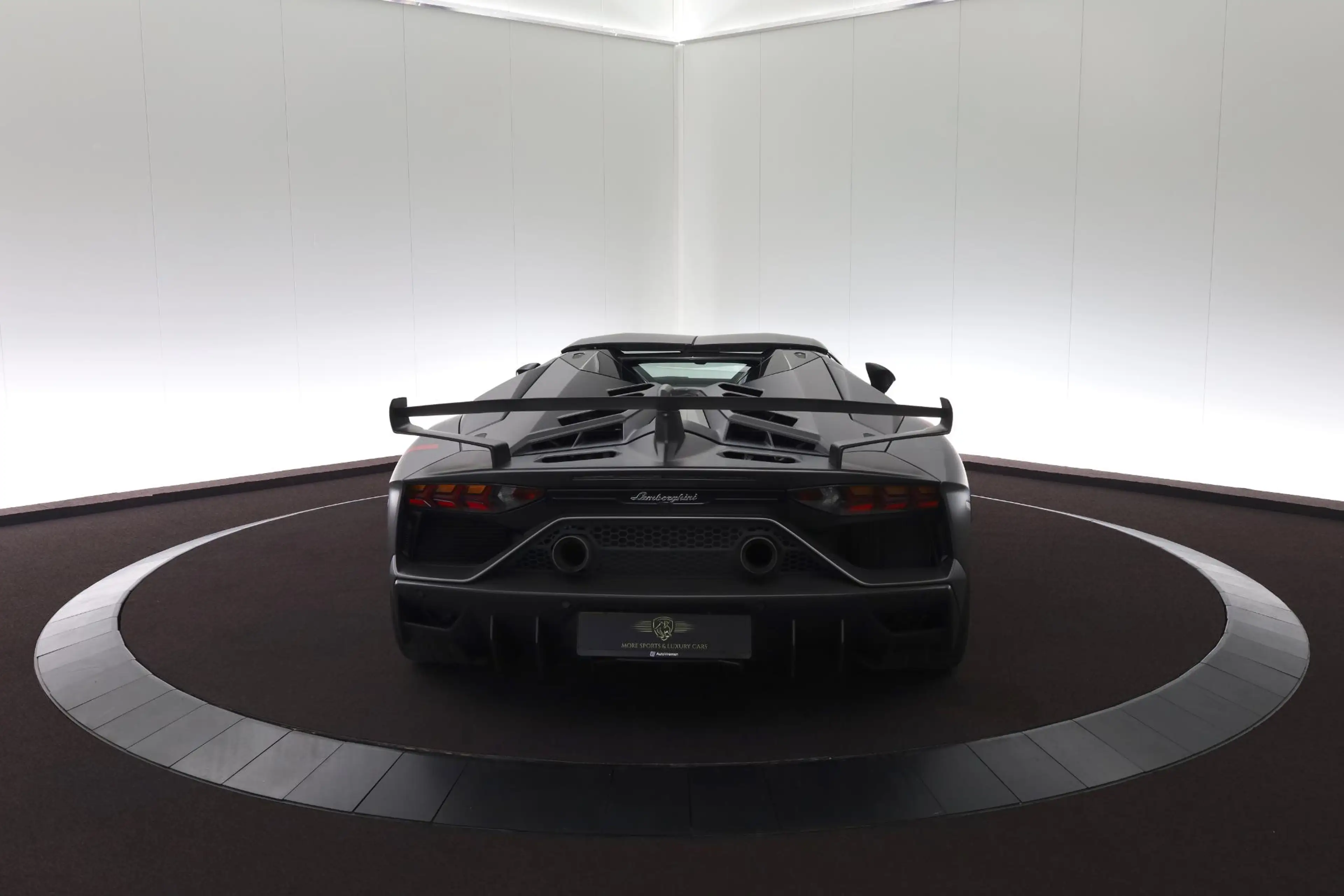 Lamborghini Aventador 6.5 V12 SVJ Roadster — photo 13