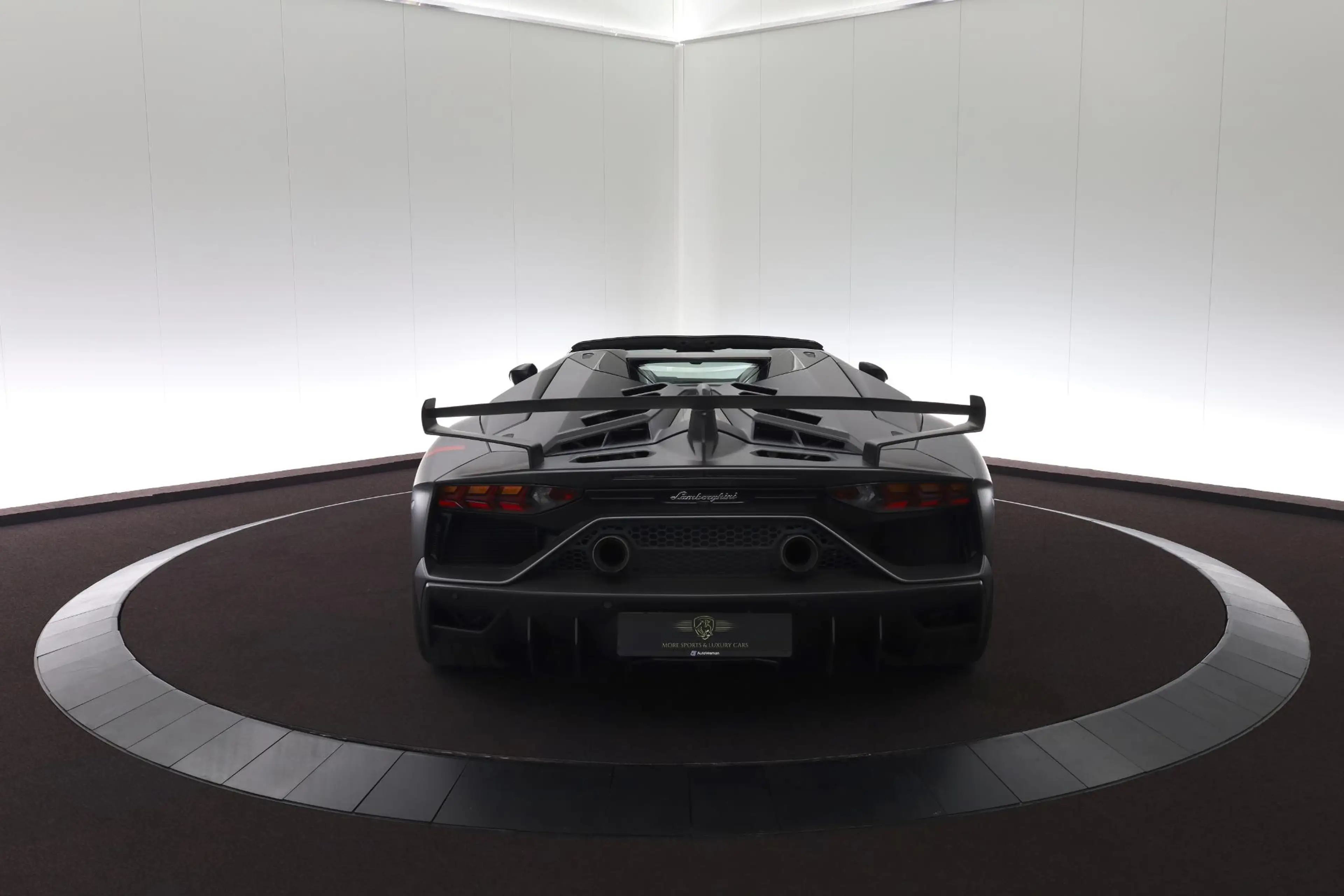 Lamborghini Aventador 6.5 V12 SVJ Roadster — photo 5